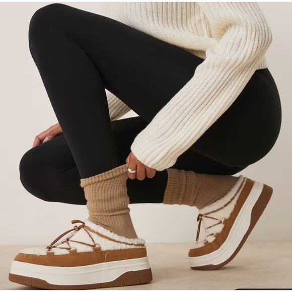 Pajar Canada Jules Women's Sneaker Mules size 6, New, tan & faux sherpa - Picture 12 of 12